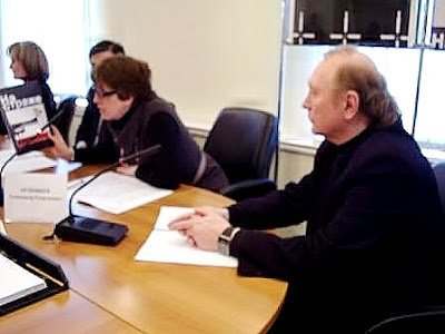 История работы против наркотиков: Кадеты России. Кадеты России против наркотиков. Круглый стол в Управлении ФСКН России по Москве.  На фото - председатель НСНБР А.Г.Огнивцев (справа) и ректор Института современного искусства И.Н.Сухолет. Автор фото А.В.Филиппов (ИСИ).